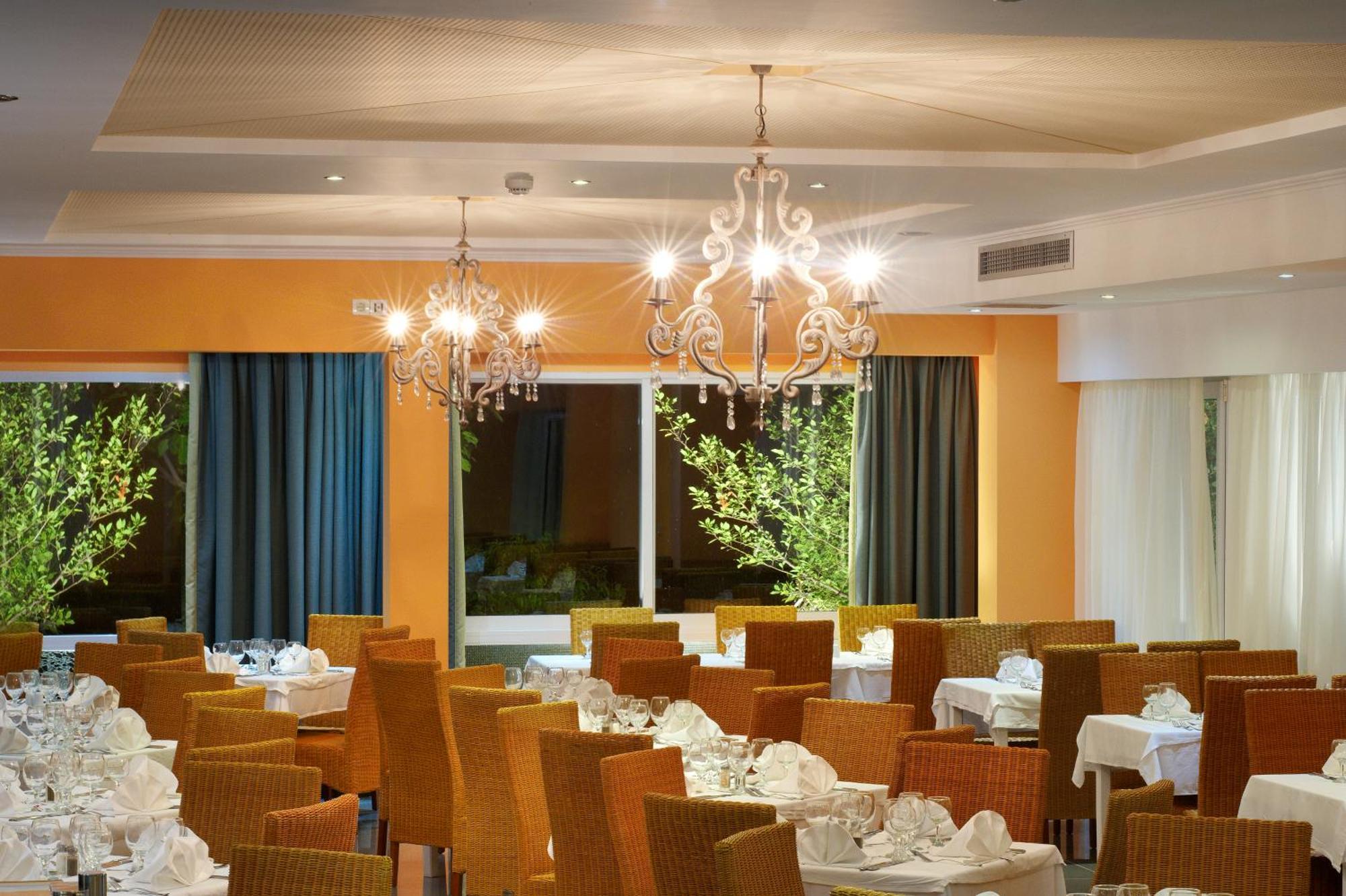 Portes Beach Hotel ネア・ポティダイア エクステリア 写真