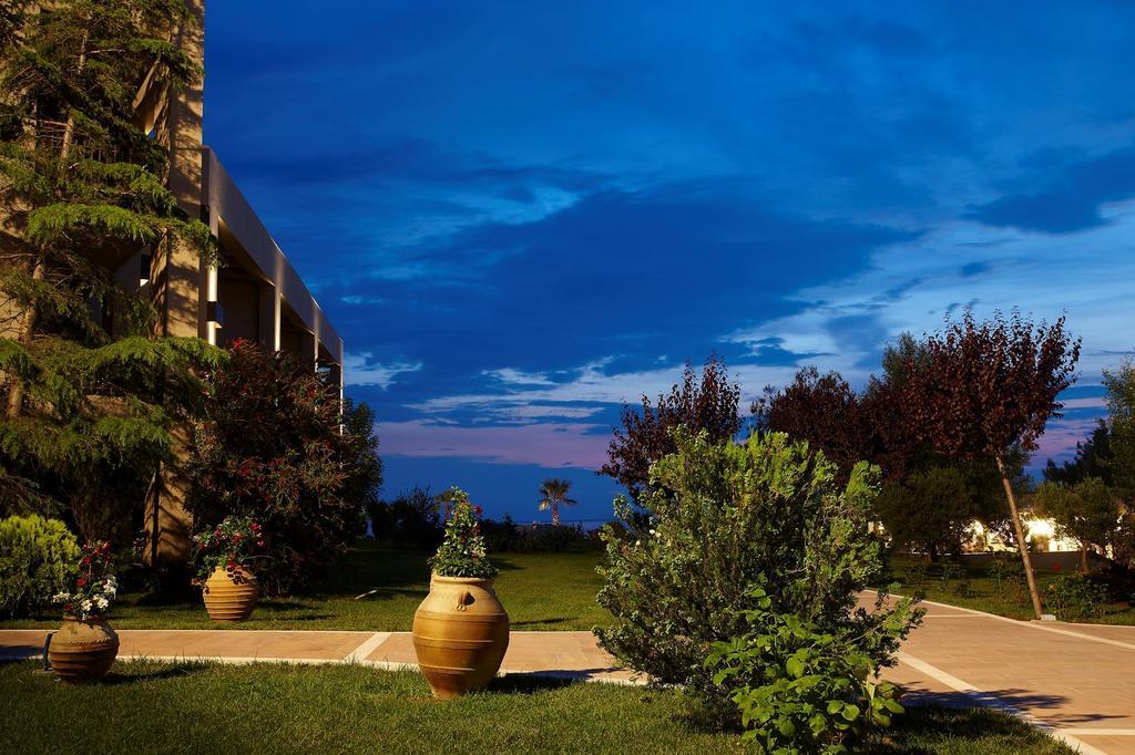 Portes Beach Hotel ネア・ポティダイア エクステリア 写真